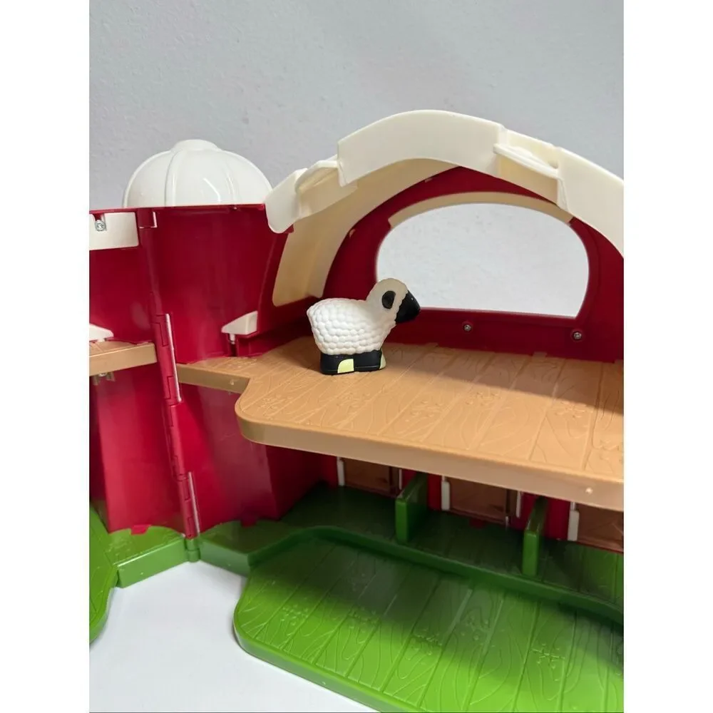 Battat– Big Red Barn, Animal Farm Playset Learning Toy for Large Farm + 1 Animal